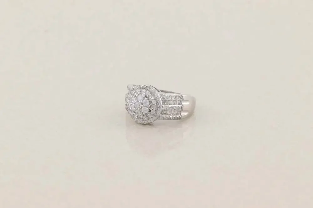 Sterling Silver Sparkly Bold Cubic Zirconia Cluster Ring Size 9 1/4